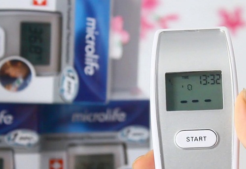 Nên mua nhiệt kế điện tử nào để đo nhiệt độ cơ thể cho bé?